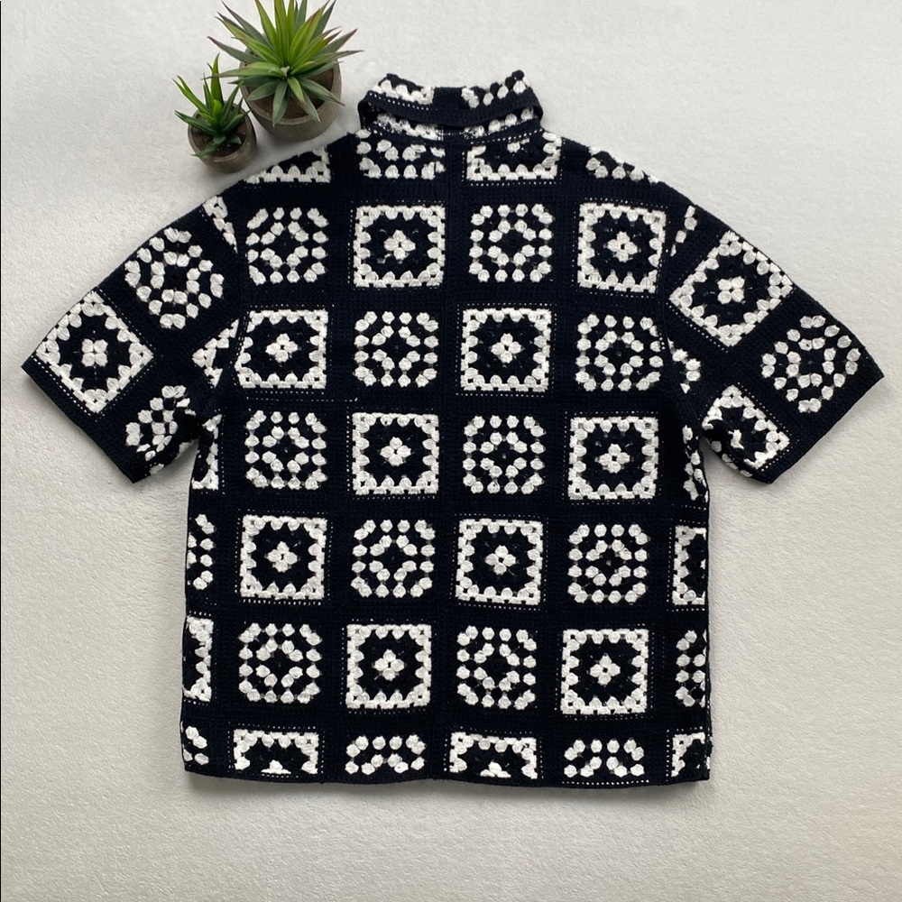 Abercrombie & Fitch Boho Crochet Knit Short Sleeve Button Up Shirt (Black/White) - Picture 2 of 16